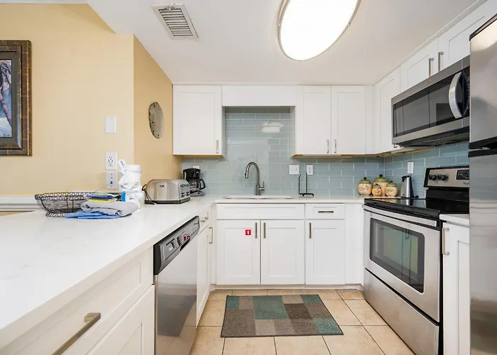 Apartment Island Winds West 573